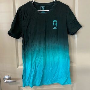 Mens large dutch bros t